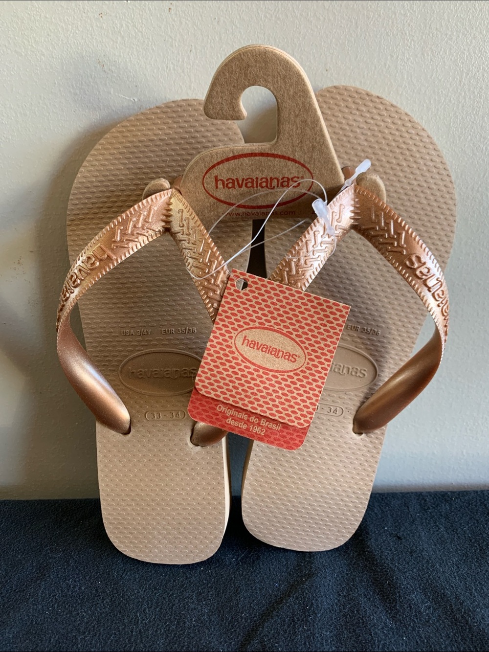 Havaianas Metallic Rose Gold Sandals